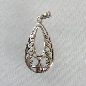 925 Sterling Silver Petite Filigree Swirl Pendant
